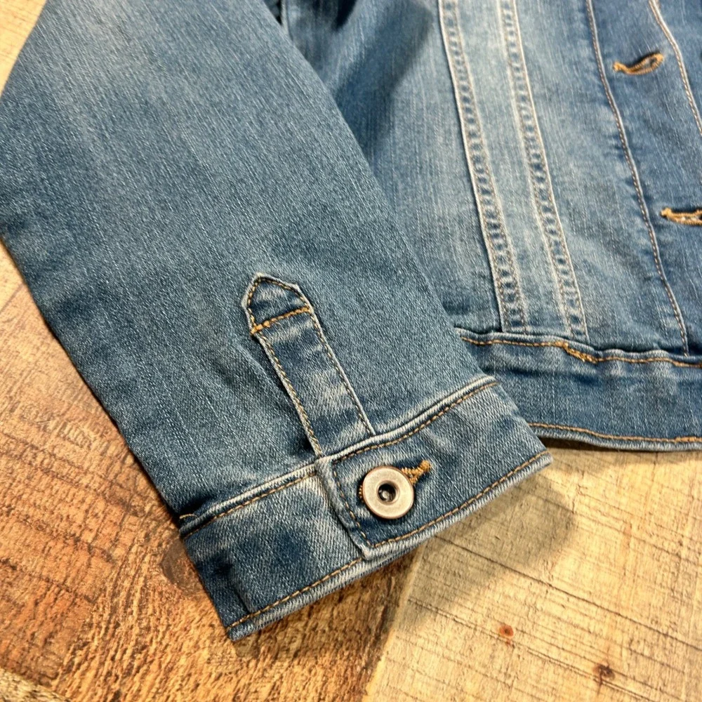 The Children's Place Blue Cotton Blend Denim Trucker Jean Jacket Kids  10/12 L